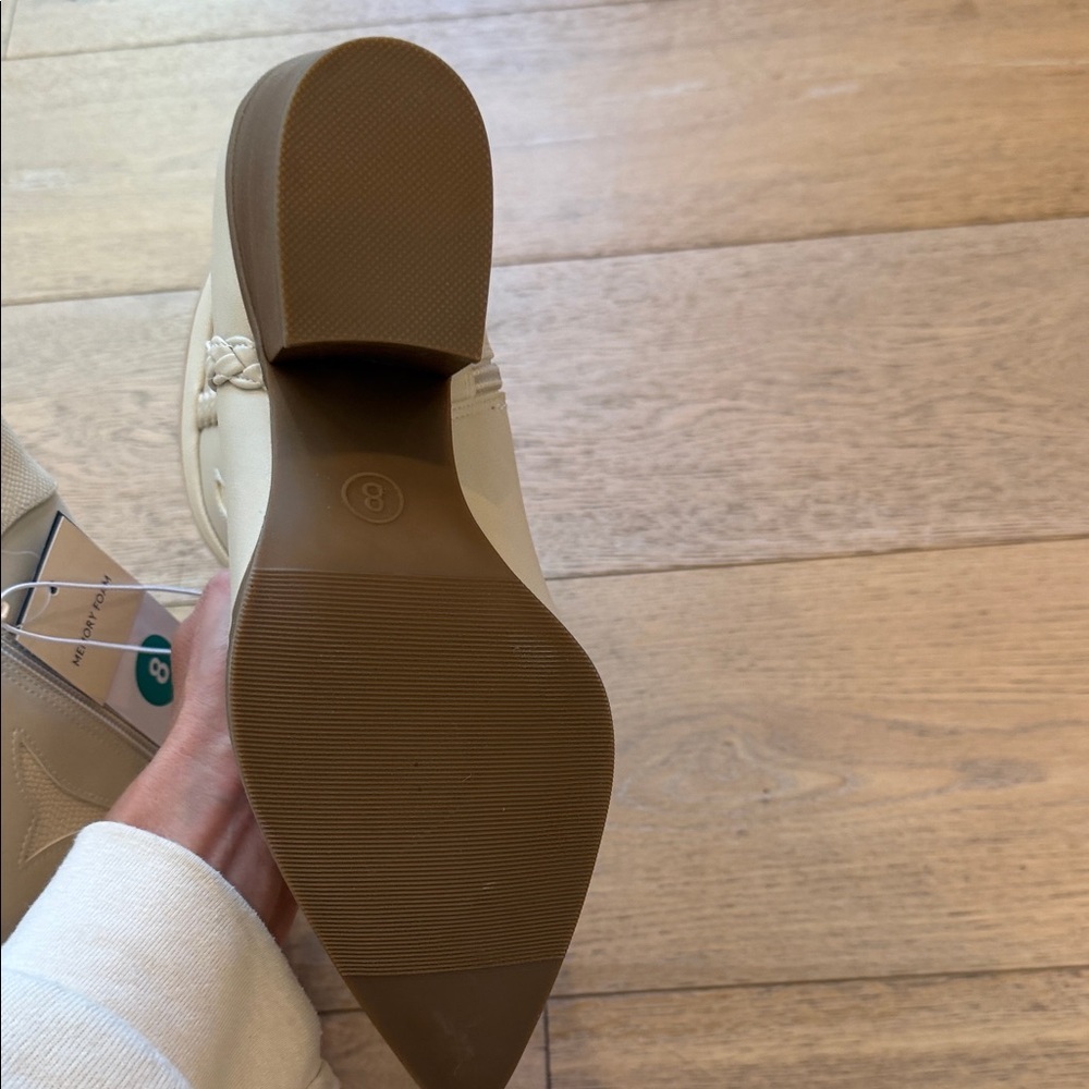 Universal Thread Cream Heeled Boots - Picture 3 of 3